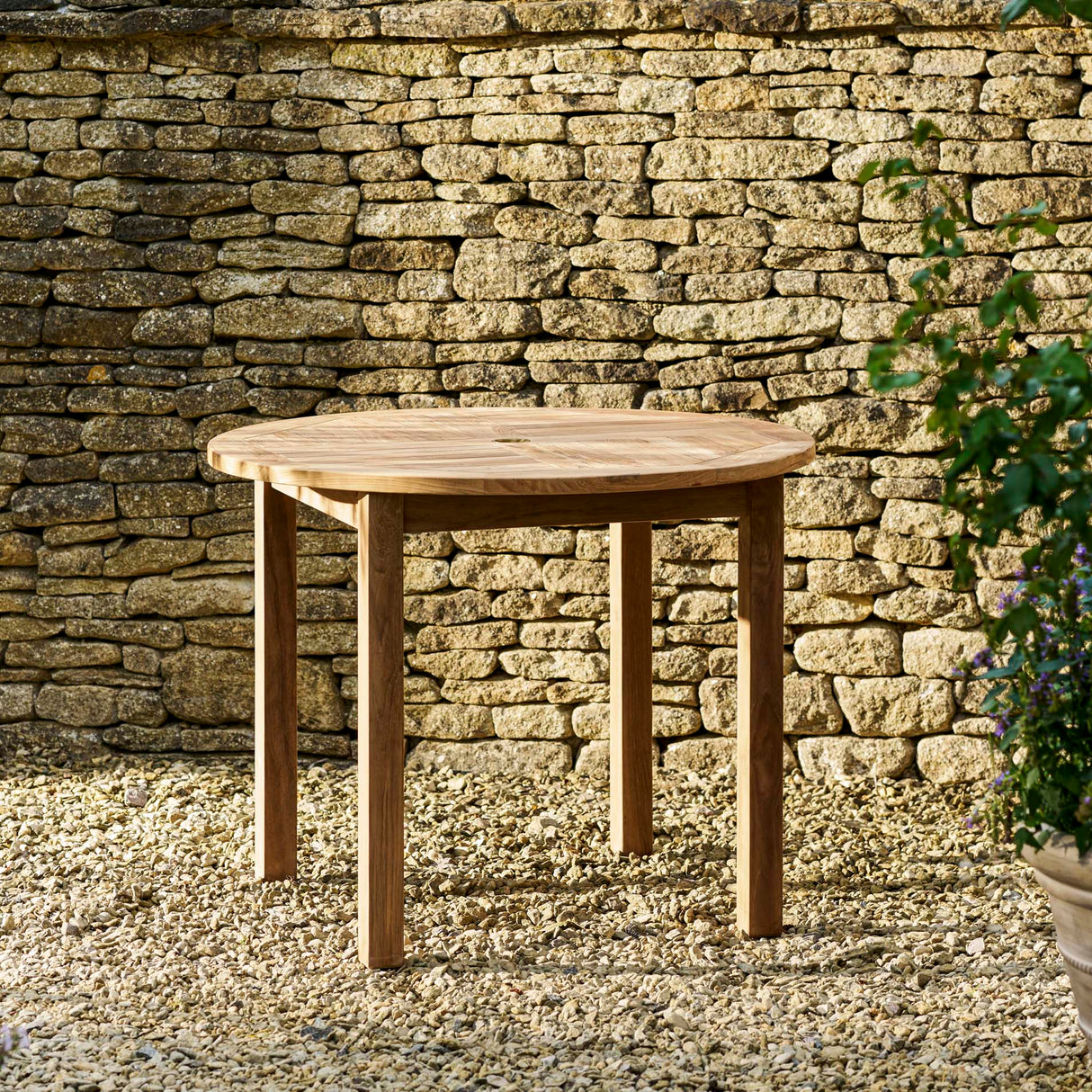 Churn Teak Round Table 100cm & 4 Henley Stacking Armchairs