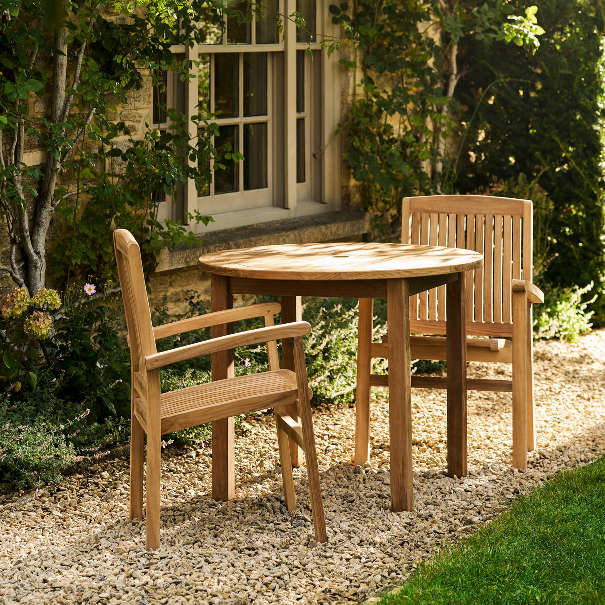 Churn Teak Round Table 100cm & 2 Henley Stacking Armchairs