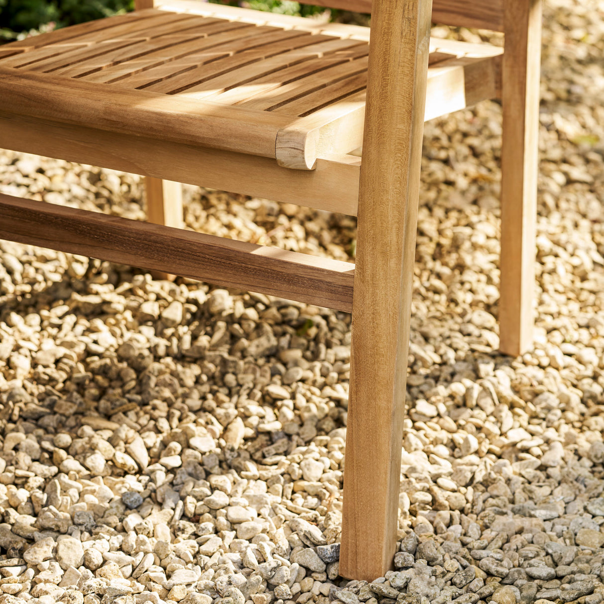 Churn Teak Round Table 100cm & 2 Henley Stacking Armchairs