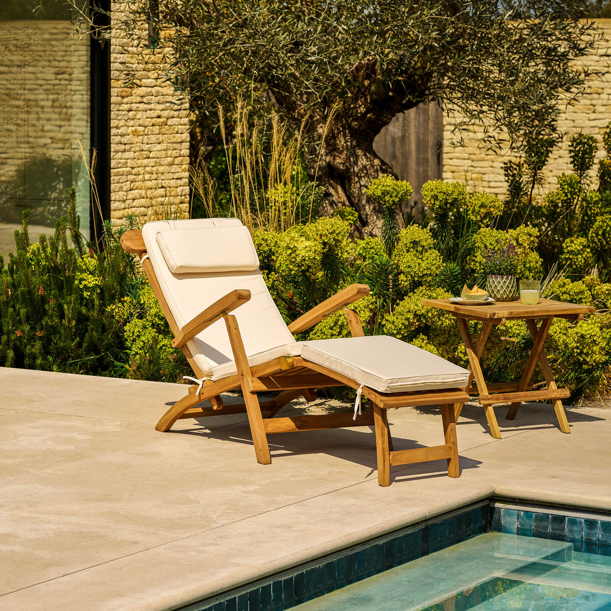 Toddington Steamer Cushion Natural