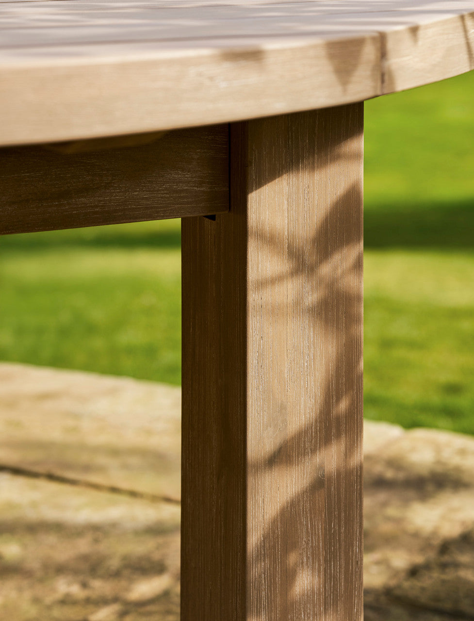 Porthallow Round Dining Table - Acacia Wood, Natural, Large
