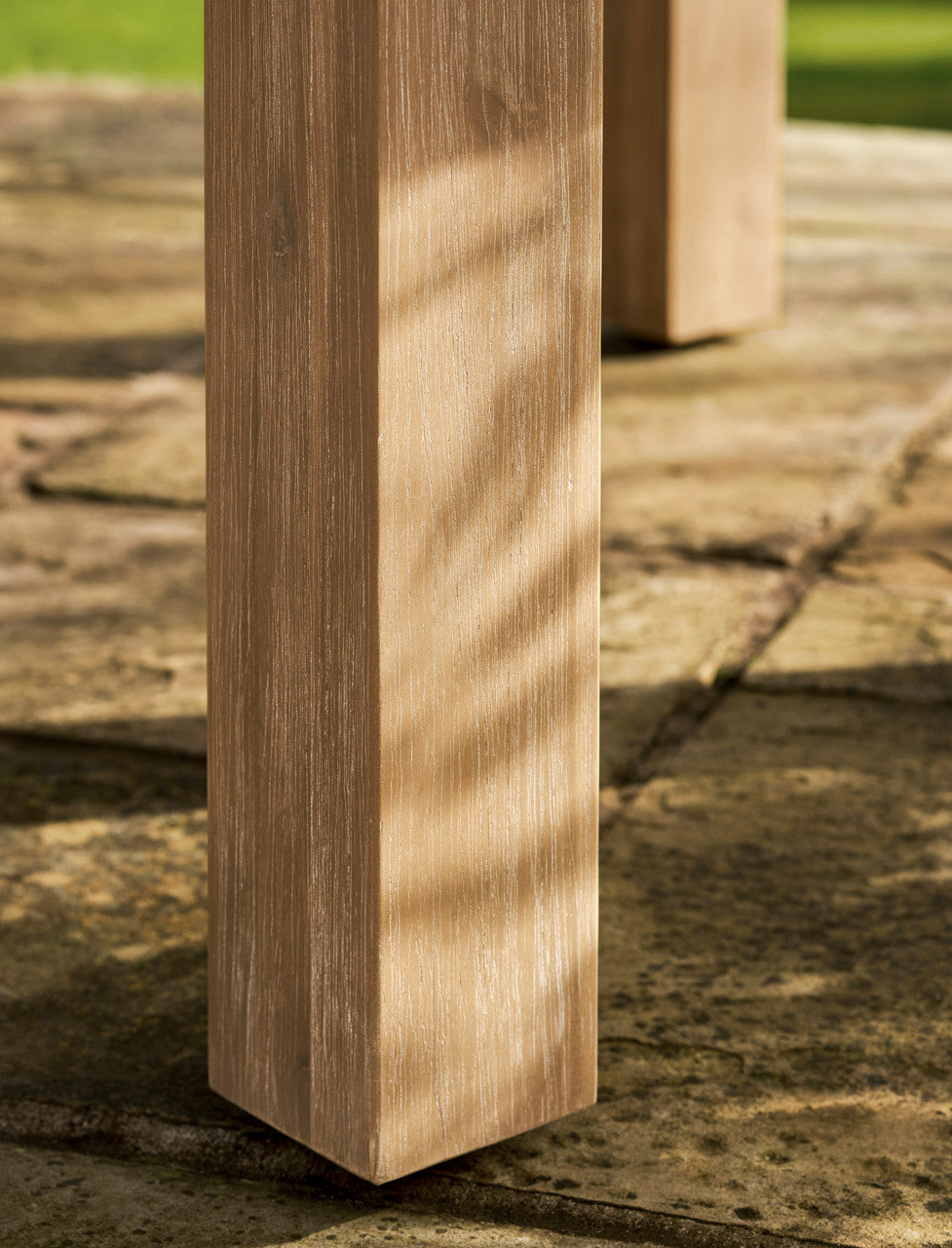 Porthallow Round Dining Table - Acacia Wood, Natural, Large