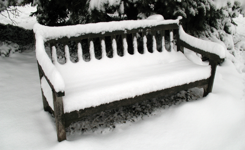 How to Store and Protect Garden Furniture in Winter