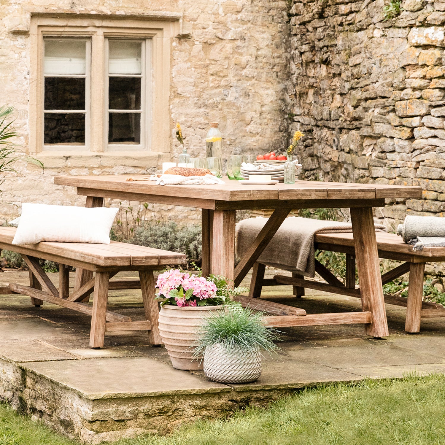 Chilford Solid Dining Table - Acacia Wood, Natural, Large