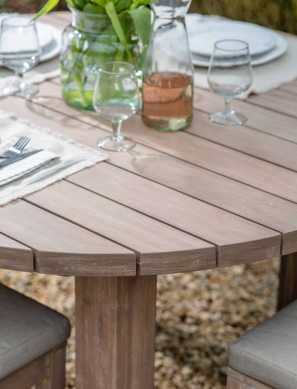 Porthallow Round Dining Table - Acacia Wood, Natural, Medium