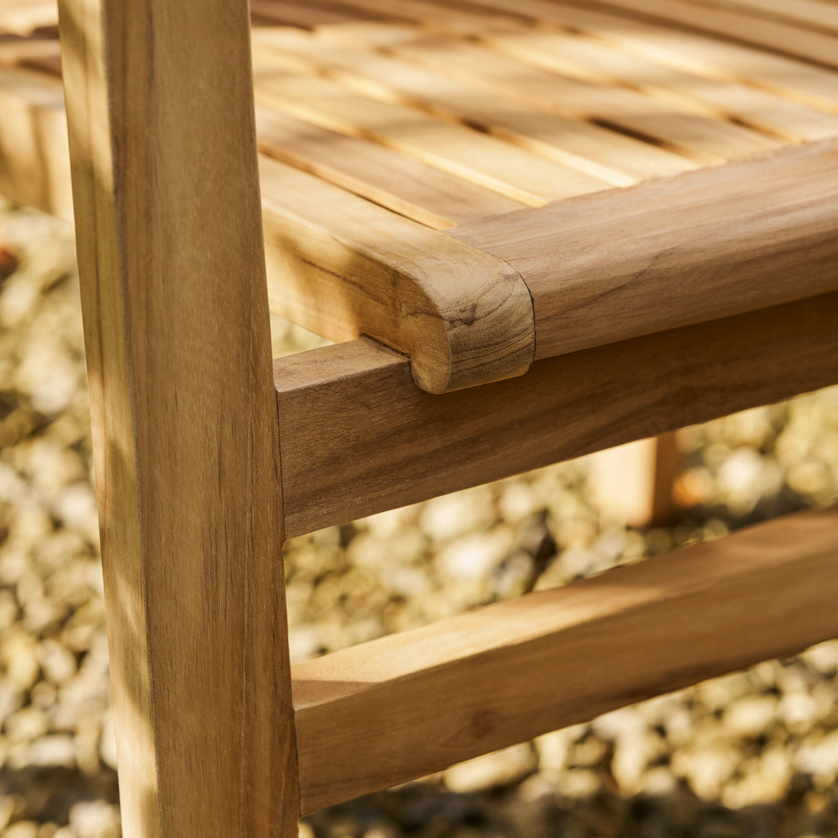 Churn Teak Round Table 100cm & 4 Henley Stacking Armchairs