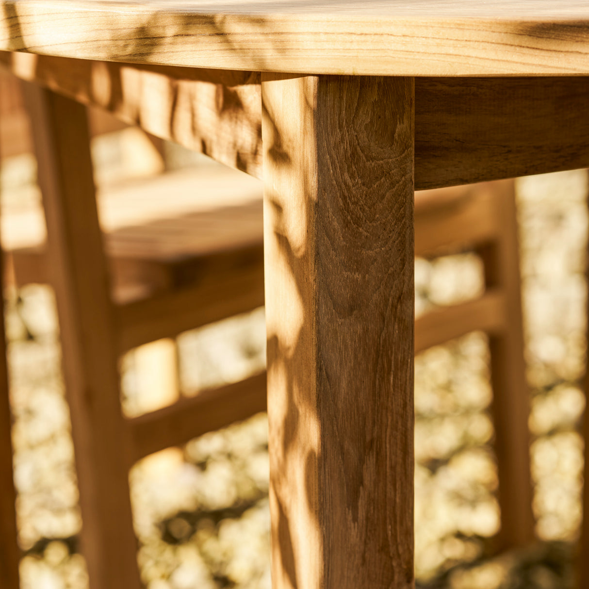 Churn Teak Round Table 100cm & 4 Henley Stacking Armchairs