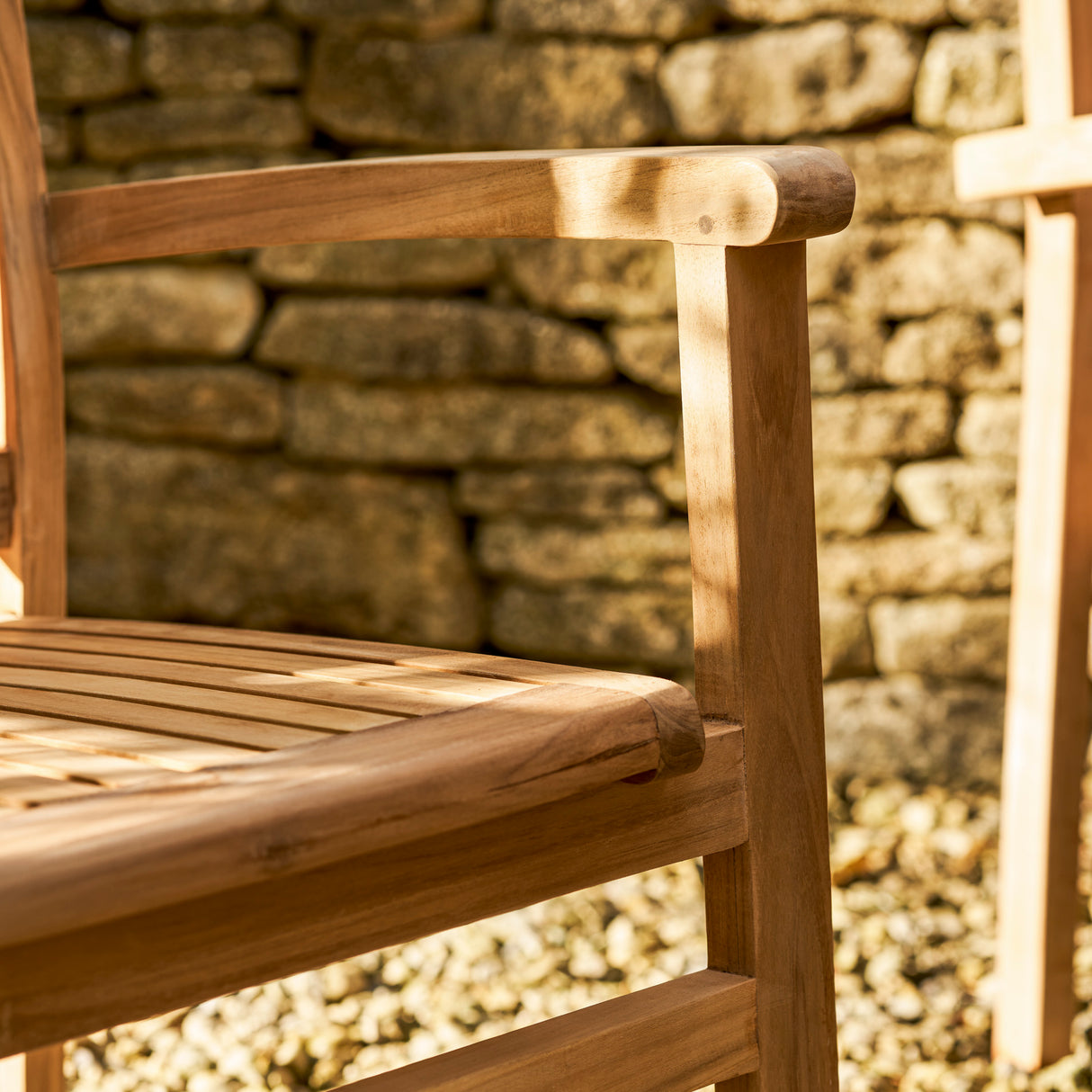 Churn Teak Round Table 100cm & 4 Henley Stacking Armchairs