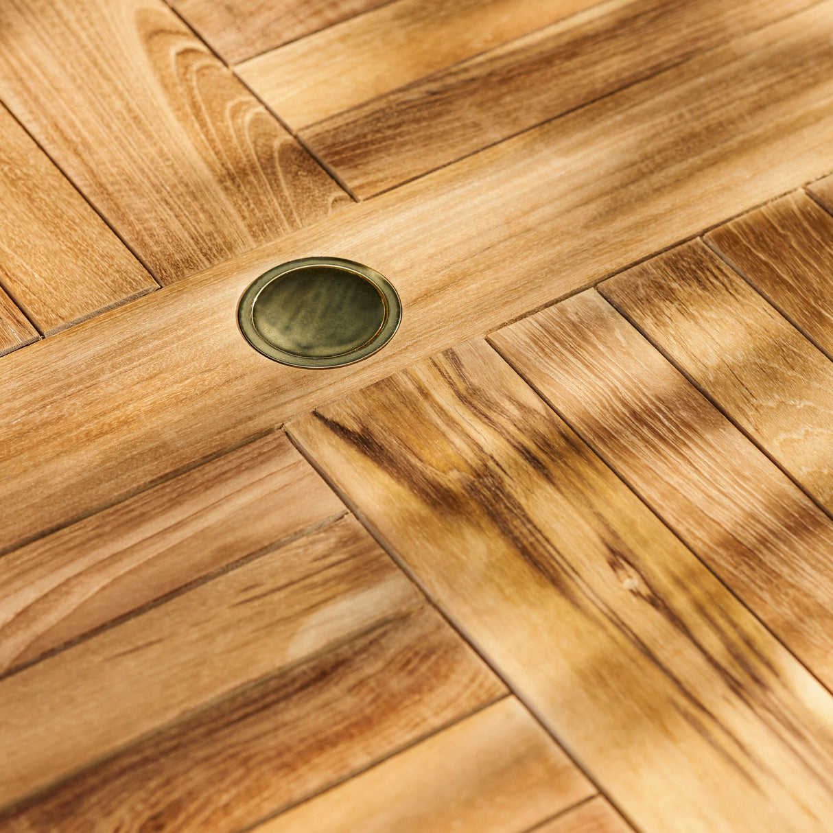 Churn Teak Round Table 100cm & 2 Henley Stacking Armchairs