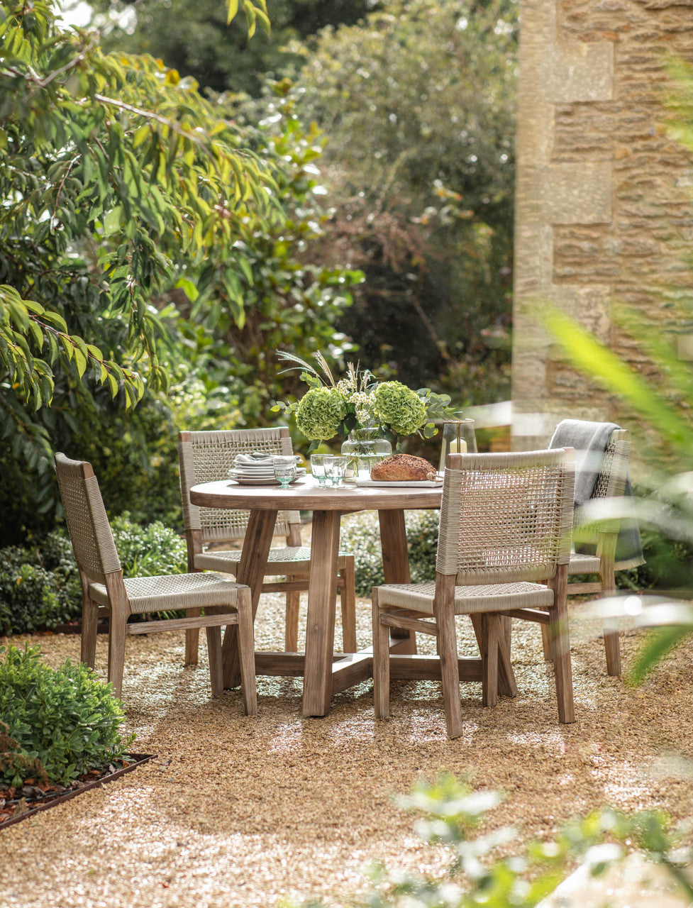 Chilford Solid Round Dining Table - Acacia Wood, Natural